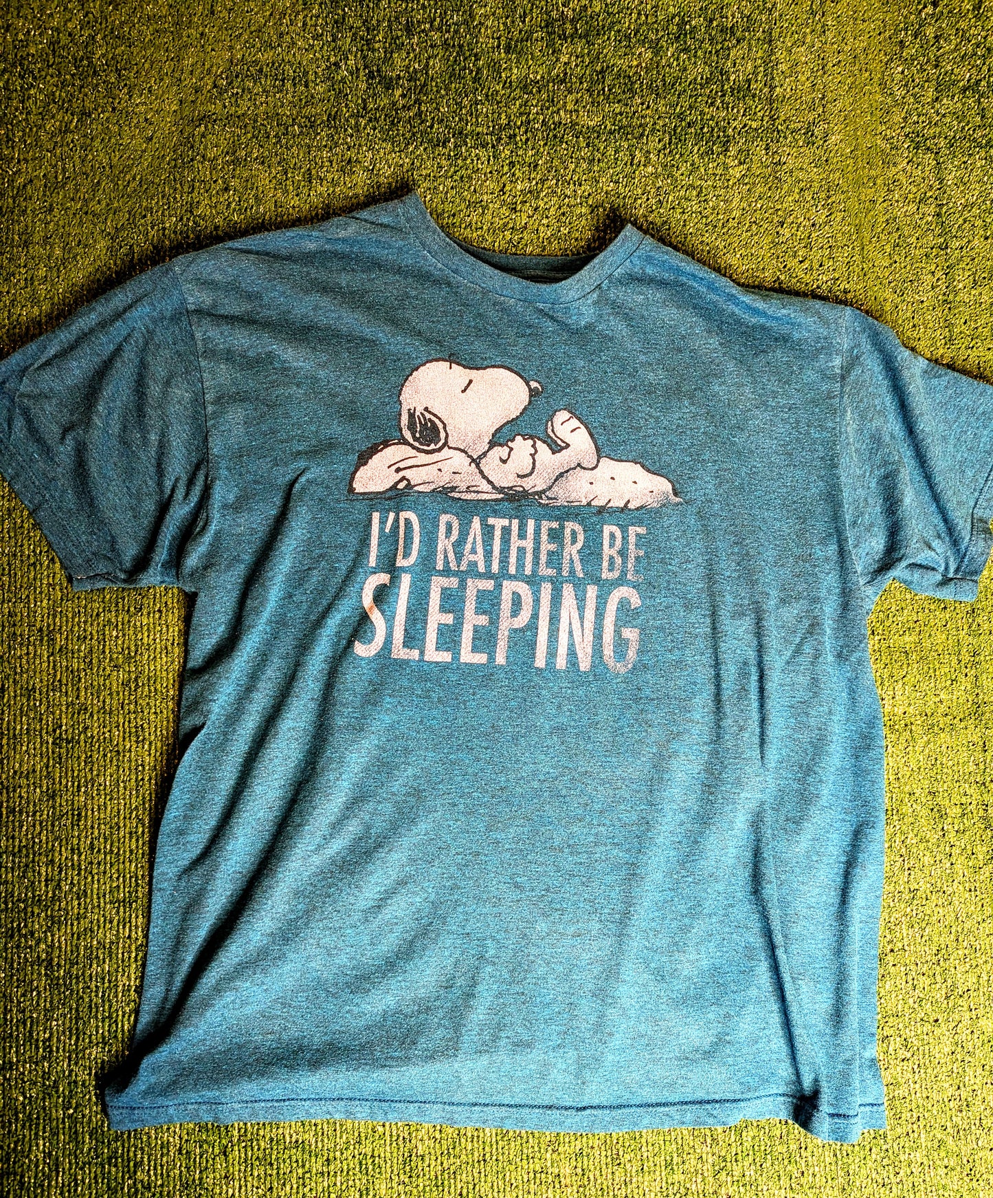 Sleeping Snoopy Tee size XL