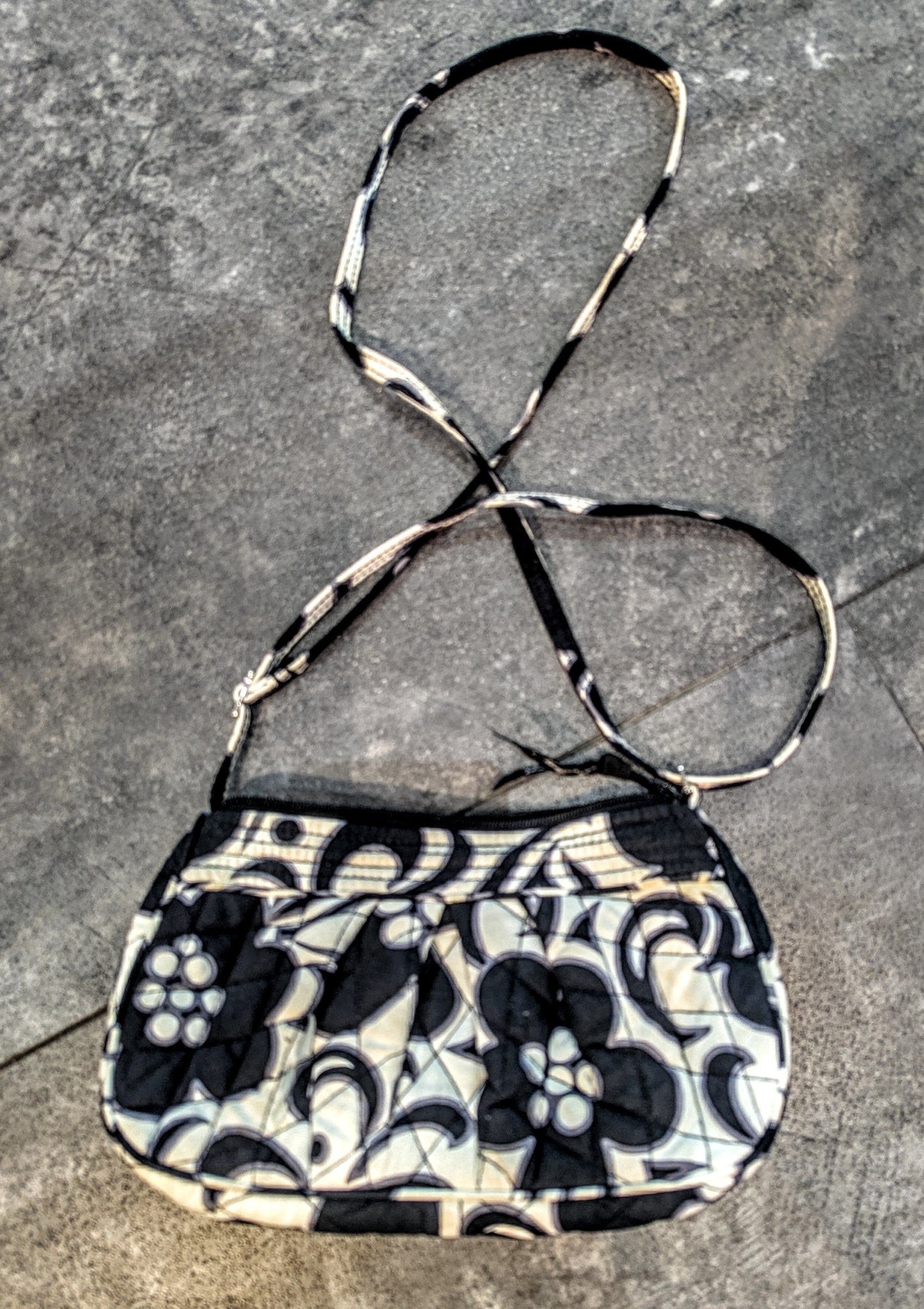 VERA BRADLEY Frannie in Night and Day pattern