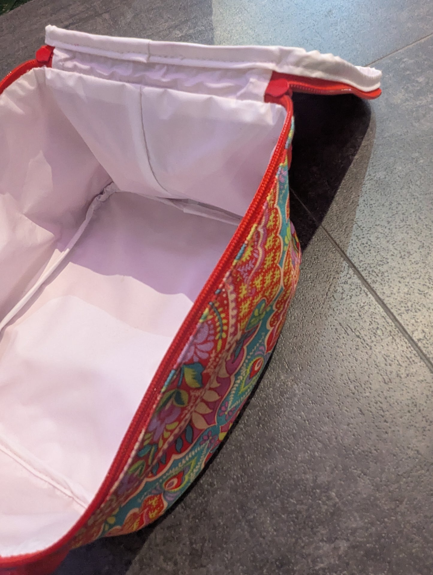 VERA BRADLEY Red Paisley Cosmetic Case