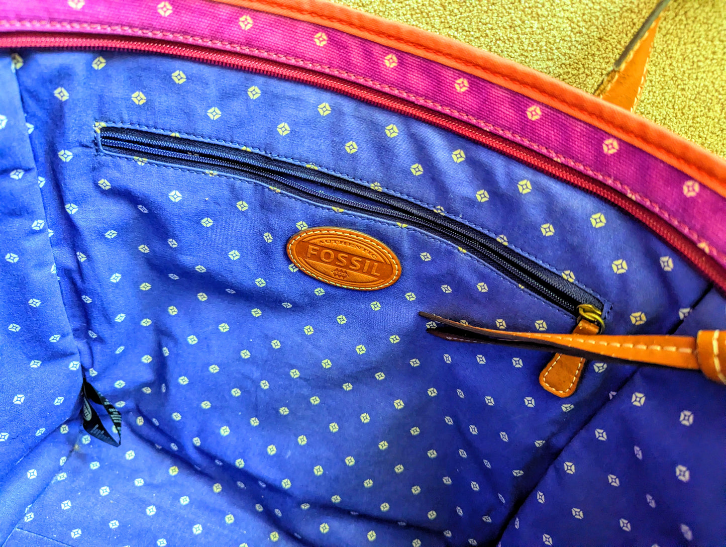 FOSSIL TOTE