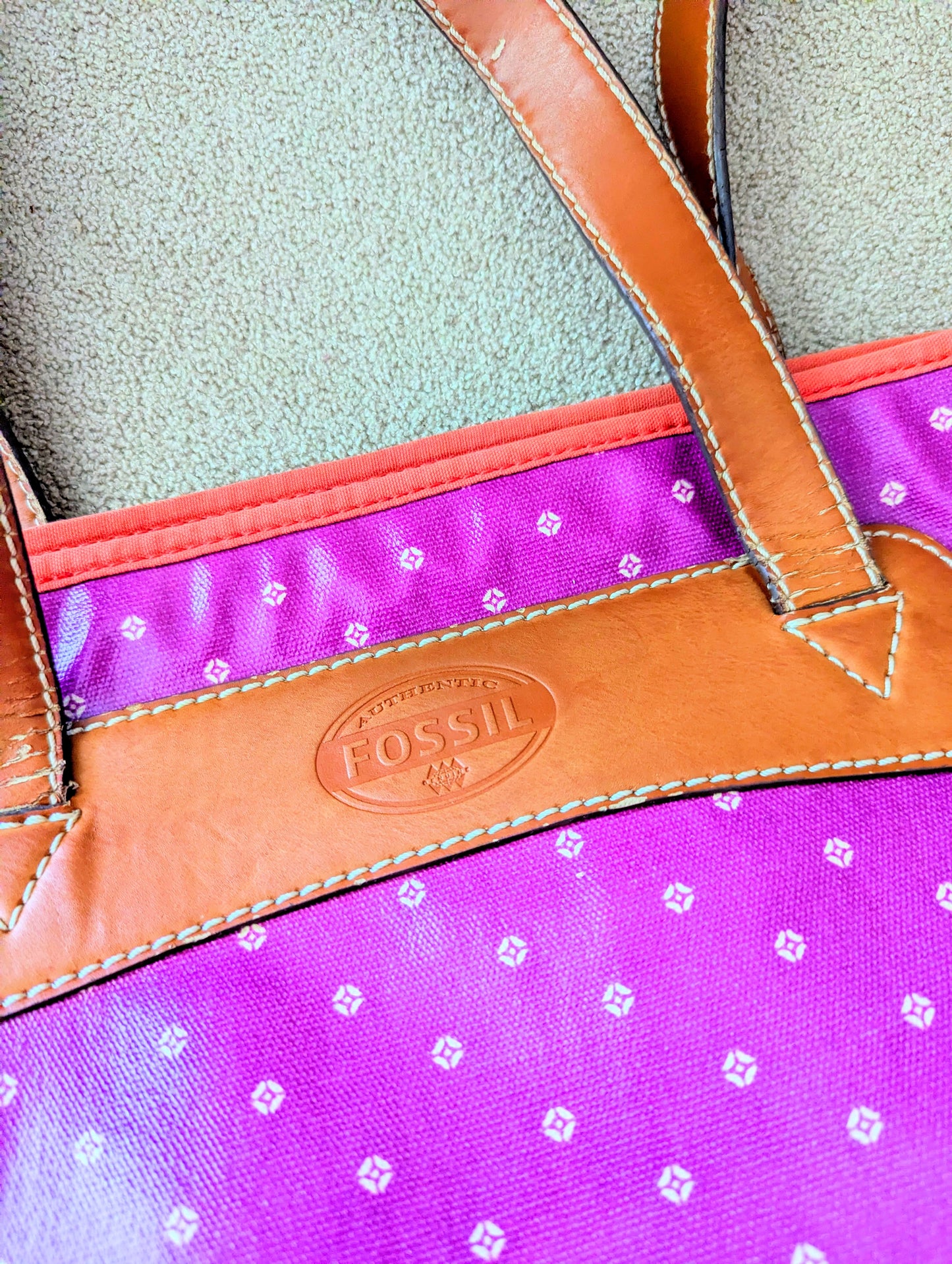 FOSSIL TOTE