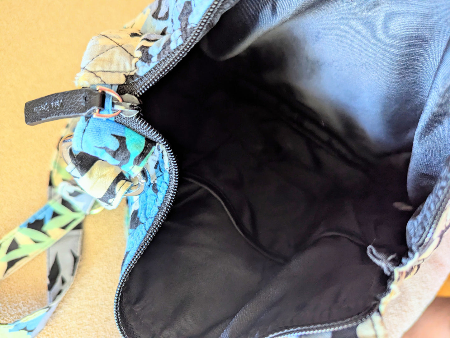 VERA BRADLEY Crossbody
