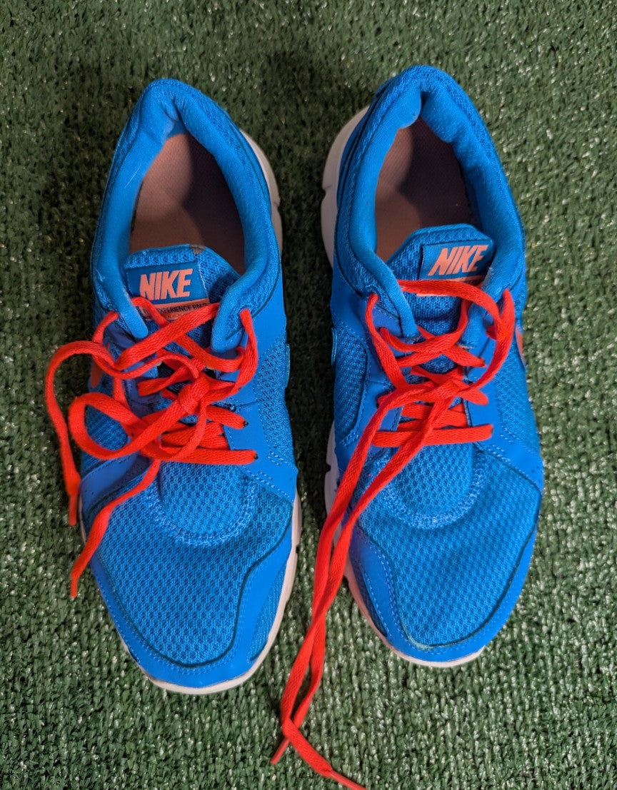 Nike Sneakers Size W9