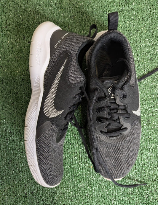 NIKE Sneakers Black Size W9