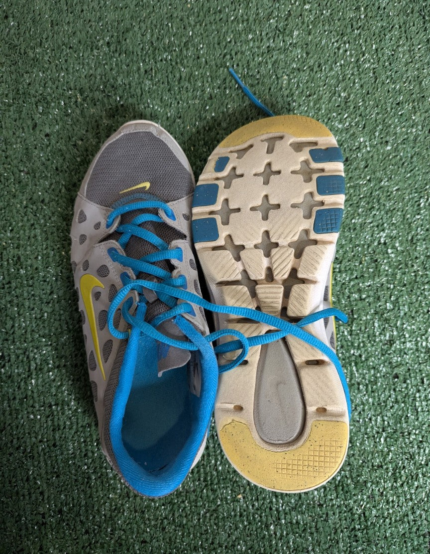 NIKE Sneakers Size W8